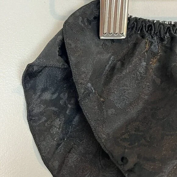 Vintage Victoria's Secret Gold Label Flutter Panties Size Medium Black Jacquard - Picture 12 of 14